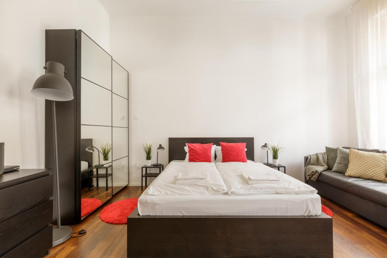 Апартаменты Red Dot Two - New Unit In The Heart Of Party Town Будапешт Экстерьер фото