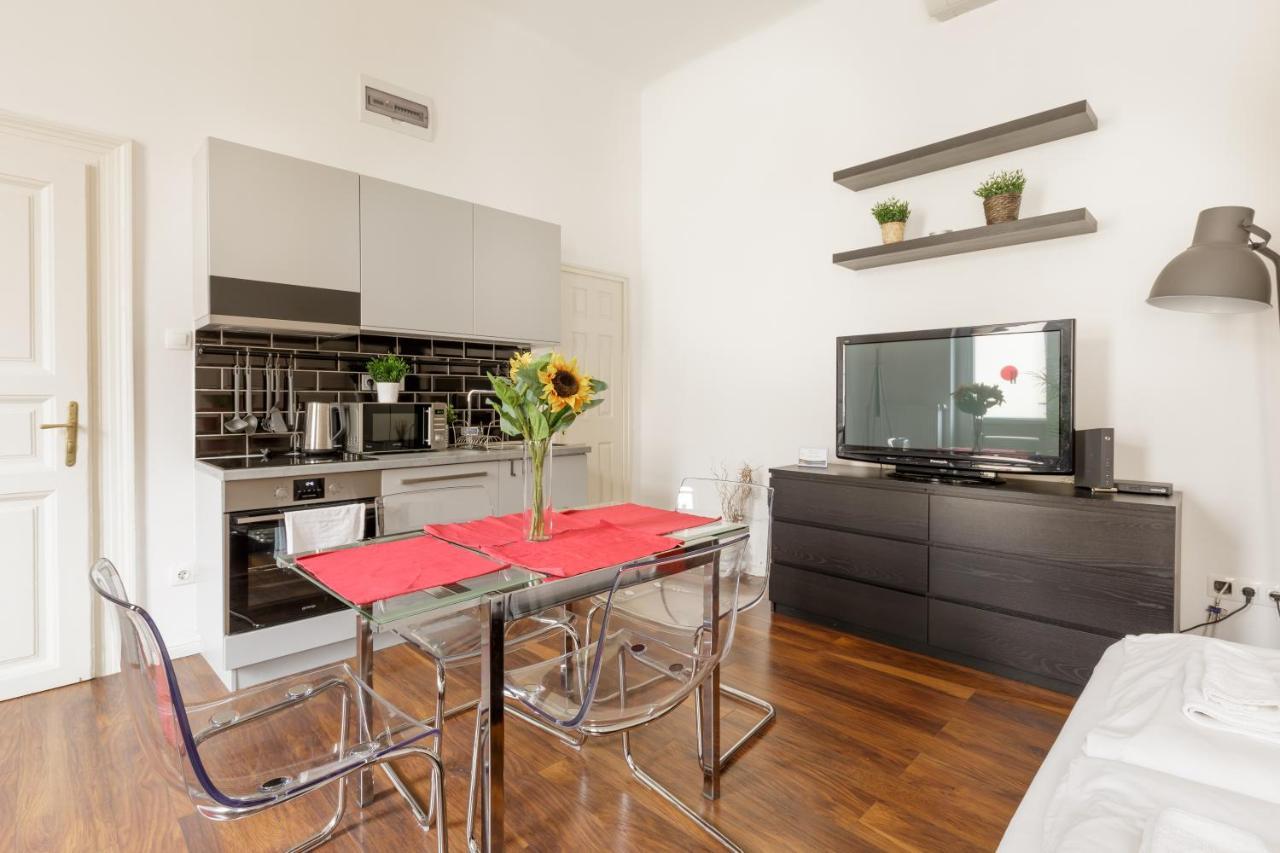Апартаменты Red Dot Two - New Unit In The Heart Of Party Town Будапешт Экстерьер фото