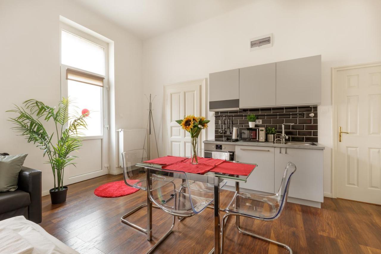 Апартаменты Red Dot Two - New Unit In The Heart Of Party Town Будапешт Экстерьер фото