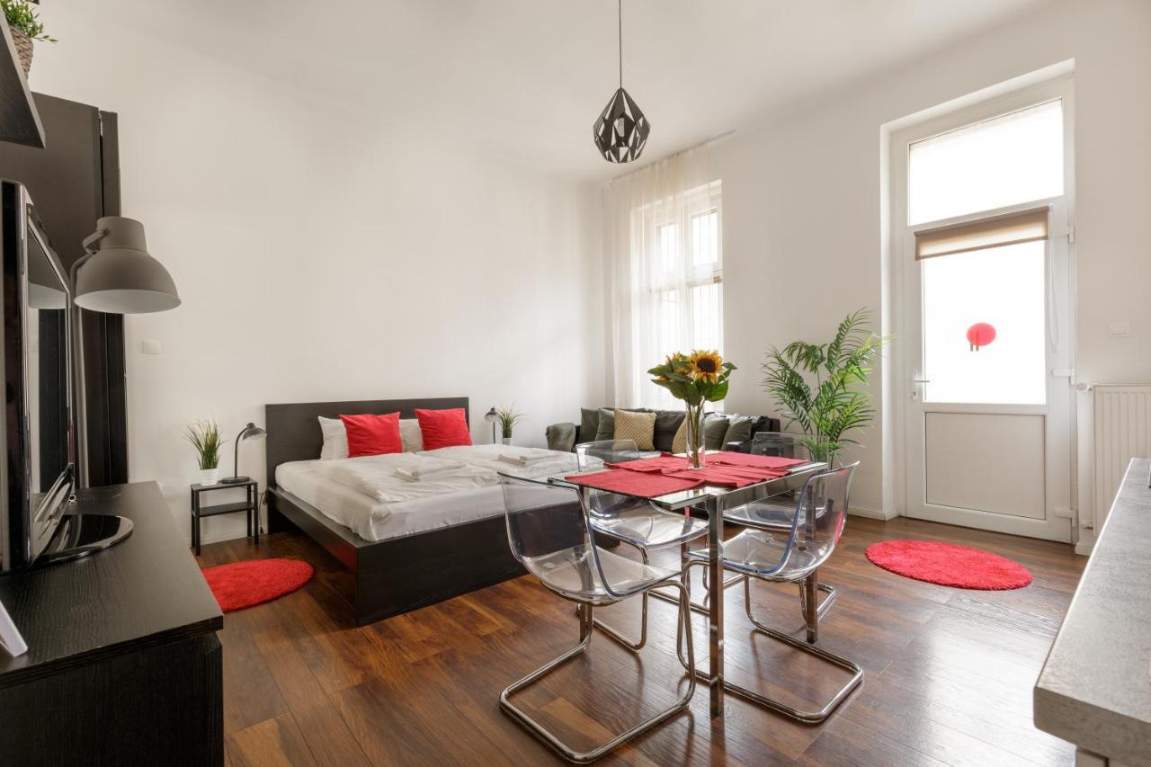 Апартаменты Red Dot Two - New Unit In The Heart Of Party Town Будапешт Экстерьер фото
