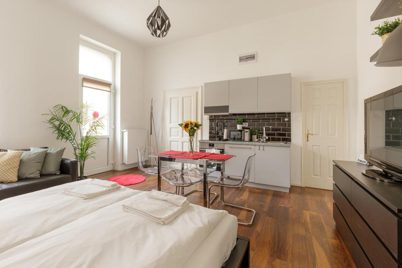 Апартаменты Red Dot Two - New Unit In The Heart Of Party Town Будапешт Экстерьер фото